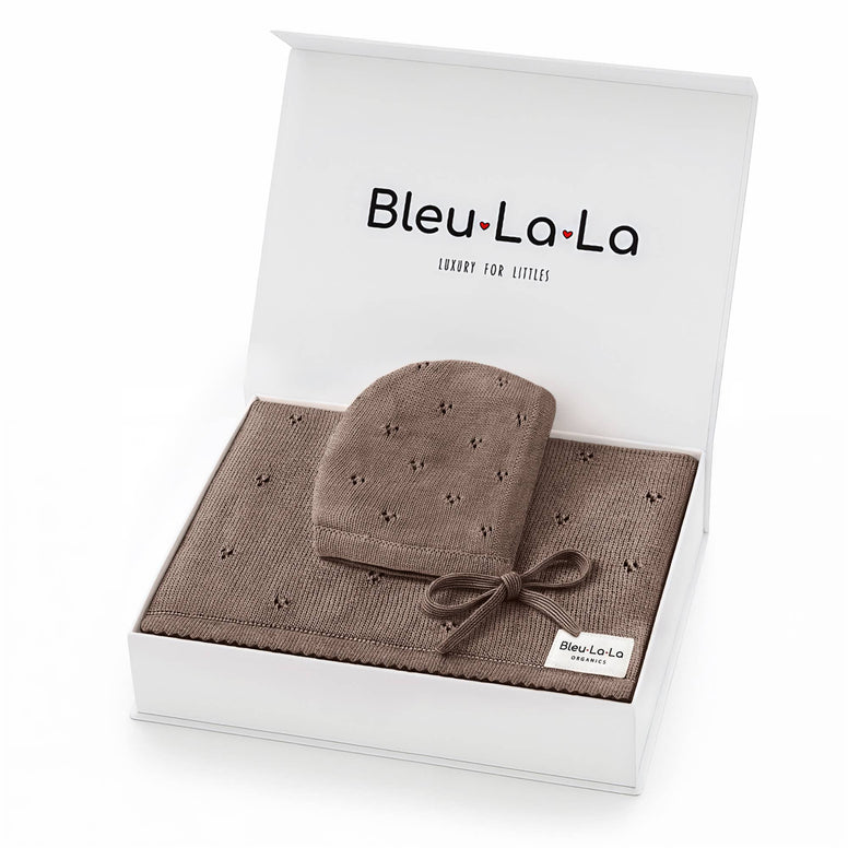 Bleu La La 100% Organic Cotton Luxury Organic Blanket + Hat Gift Set: Milk Chocolate